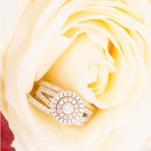 Engagement Ring. Rose Gold. White Gold. Certified Diamond. Size 7.